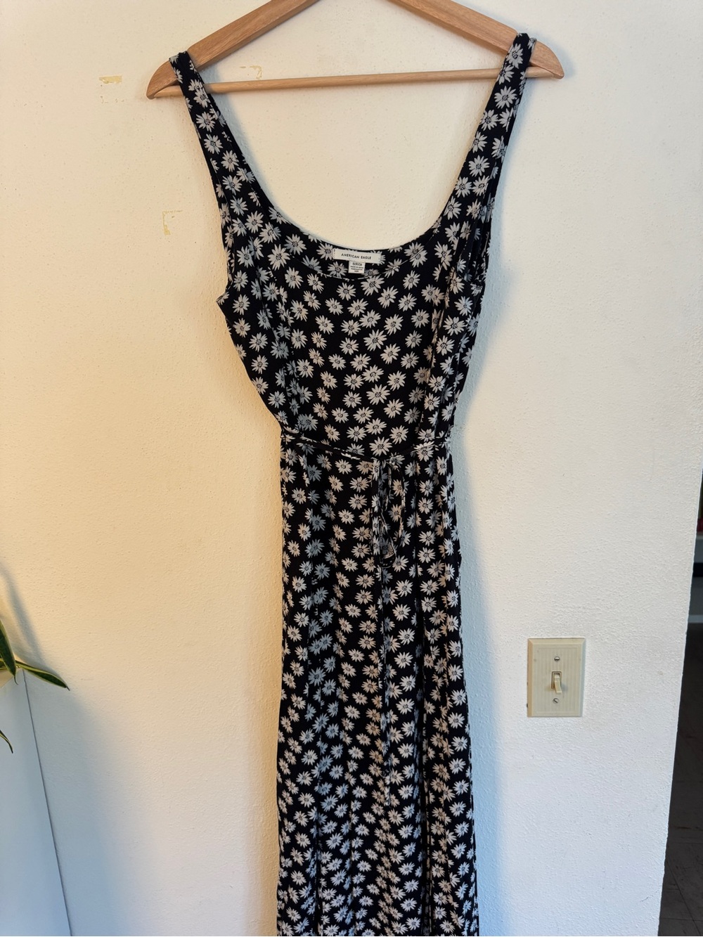 American Eagle Outfitters Black and White Daisy Print Maxi Dress